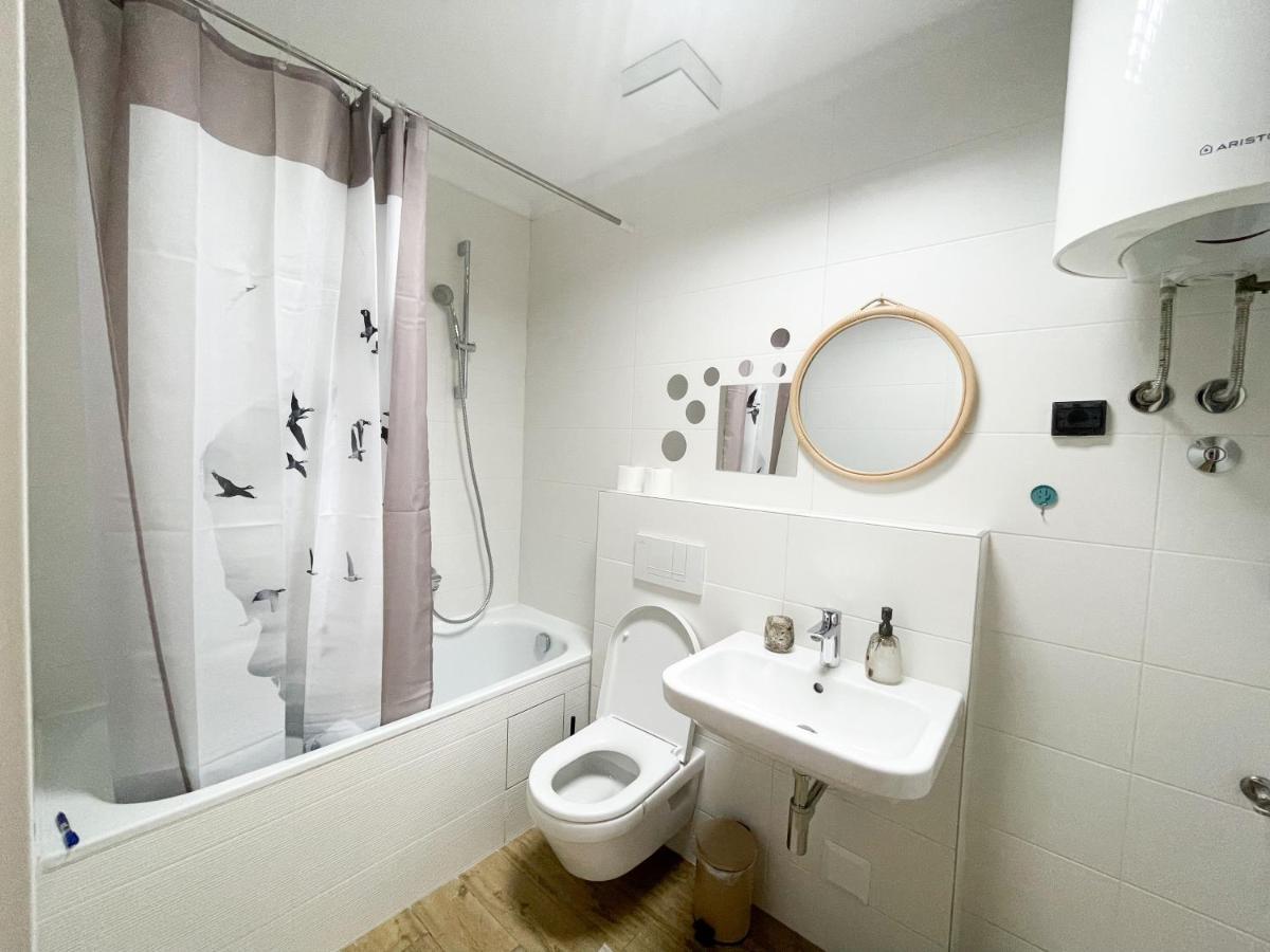 Hedonist-modern Urban A Blok Apartment