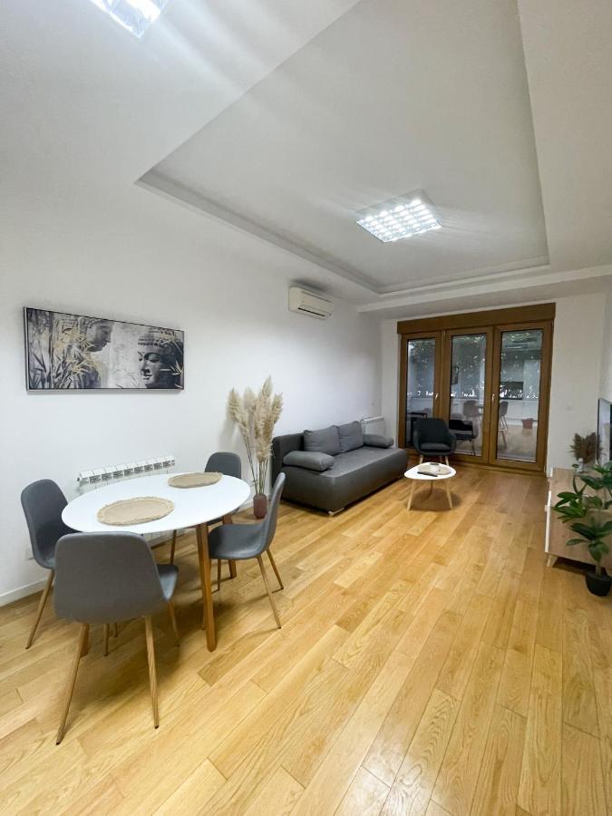 Hedonist-modern Urban A Blok Apartment Belgrade