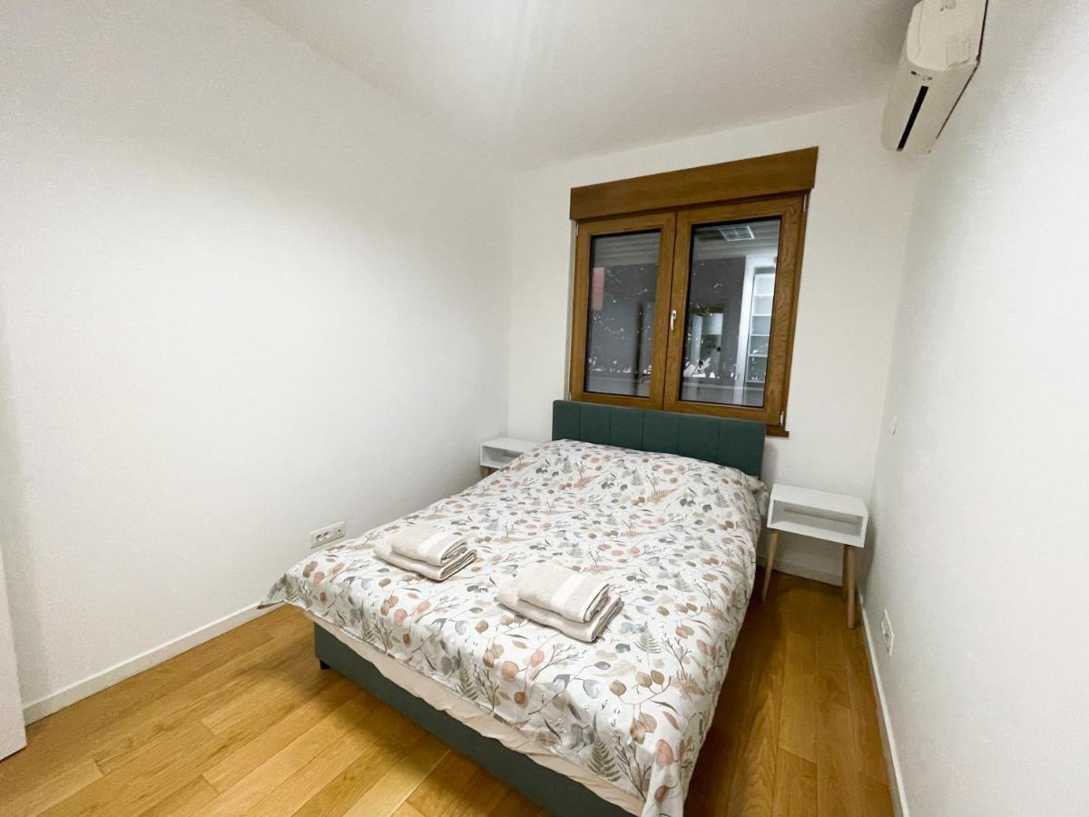 Hedonist-modern Urban A Blok Apartment Belgrade
